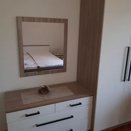 Groundfloor דירה *